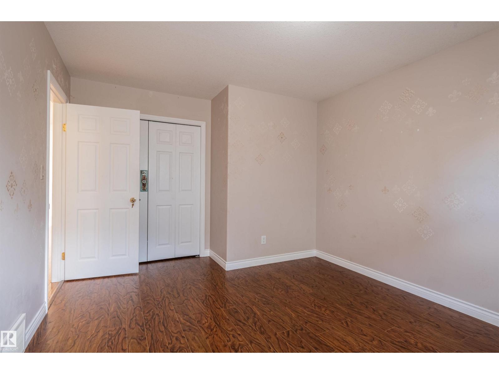 4909 57 Av Property Photo 31