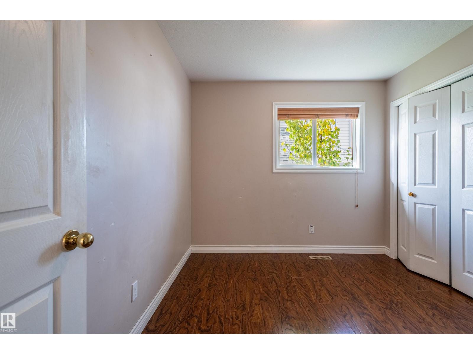 4909 57 Av Property Photo 34