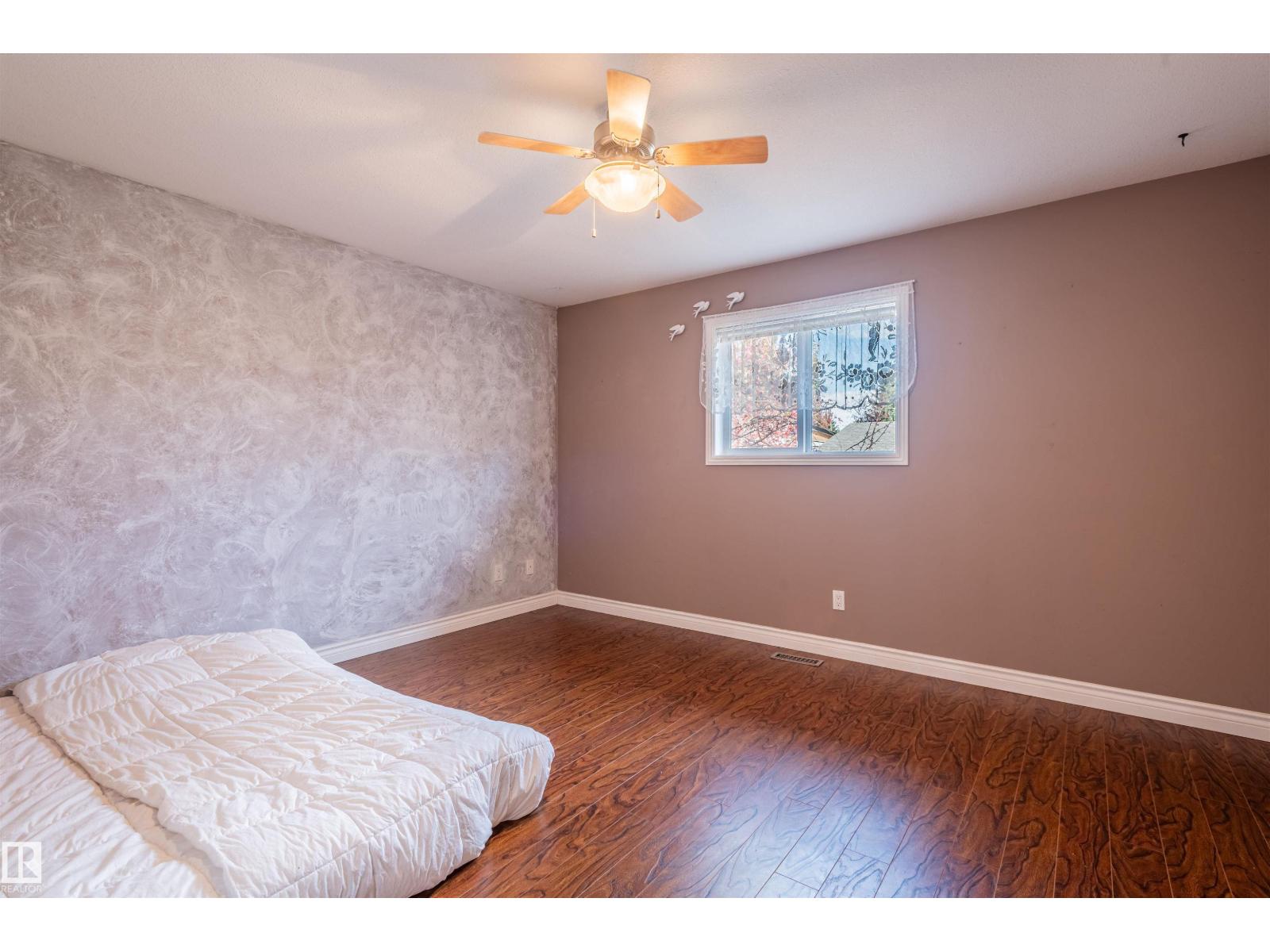 4909 57 Av Property Photo 39