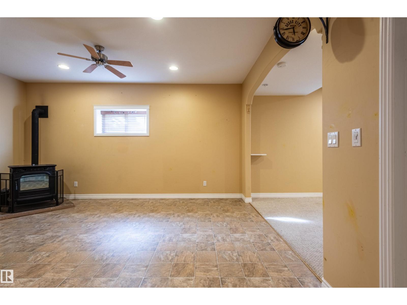 4909 57 Av Property Photo 49