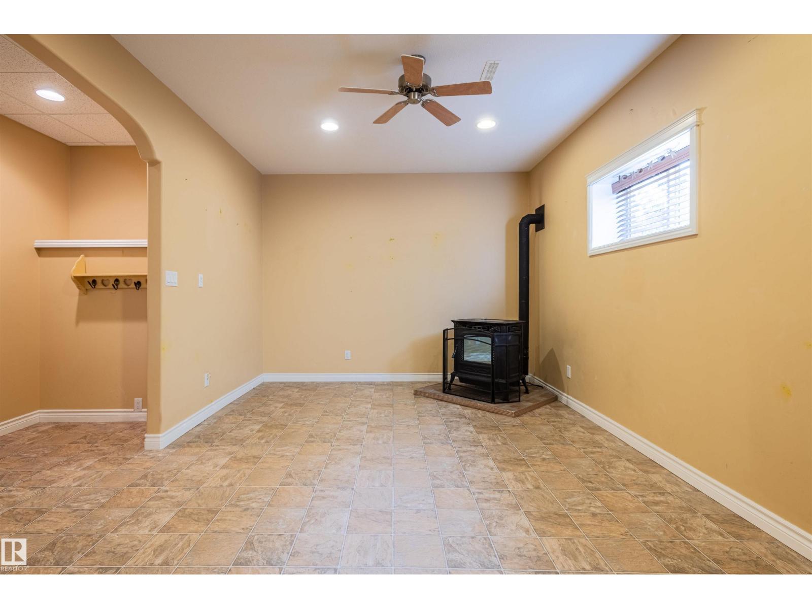 4909 57 Av Property Photo 50