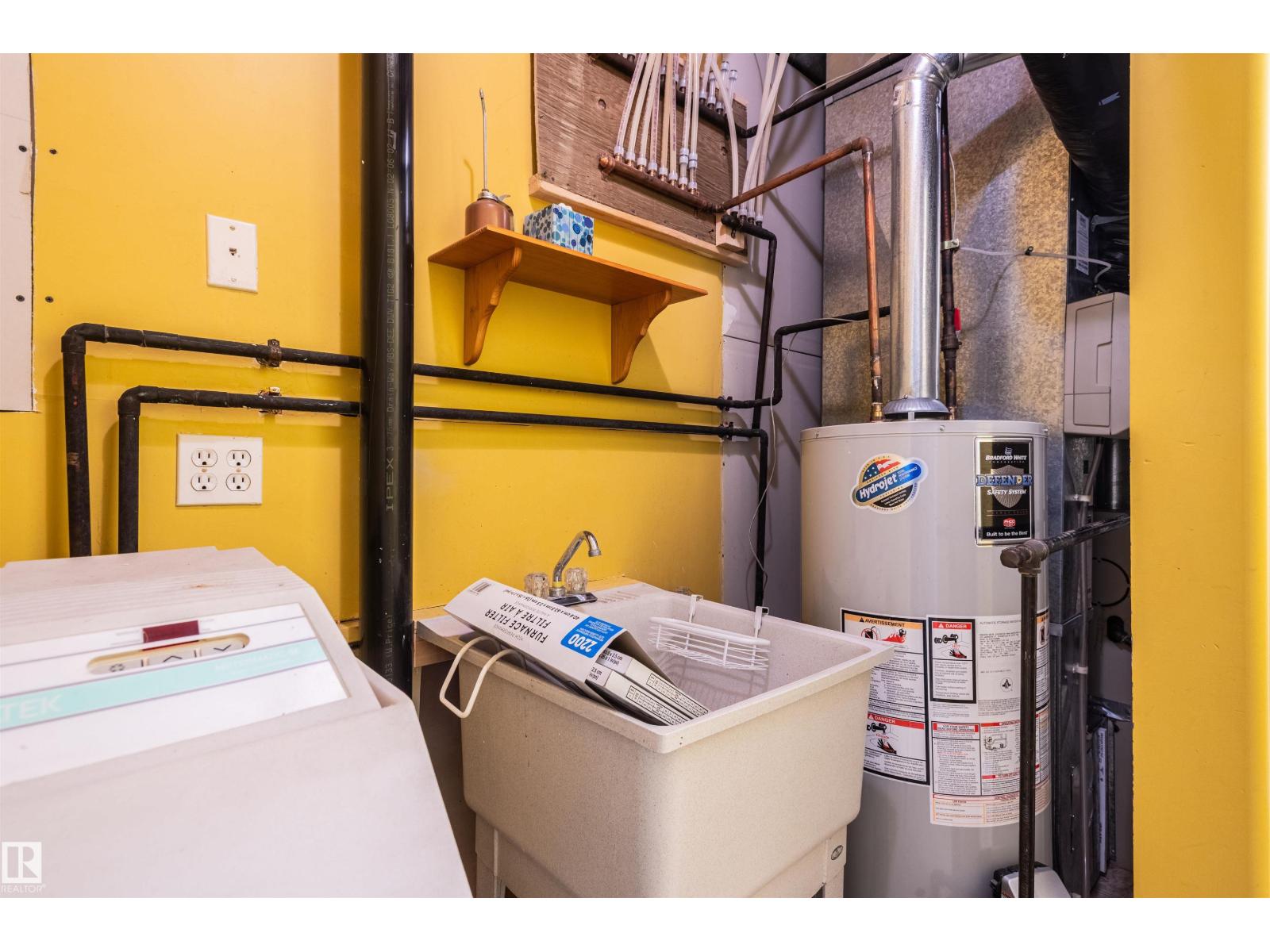 4909 57 Av Property Photo 53