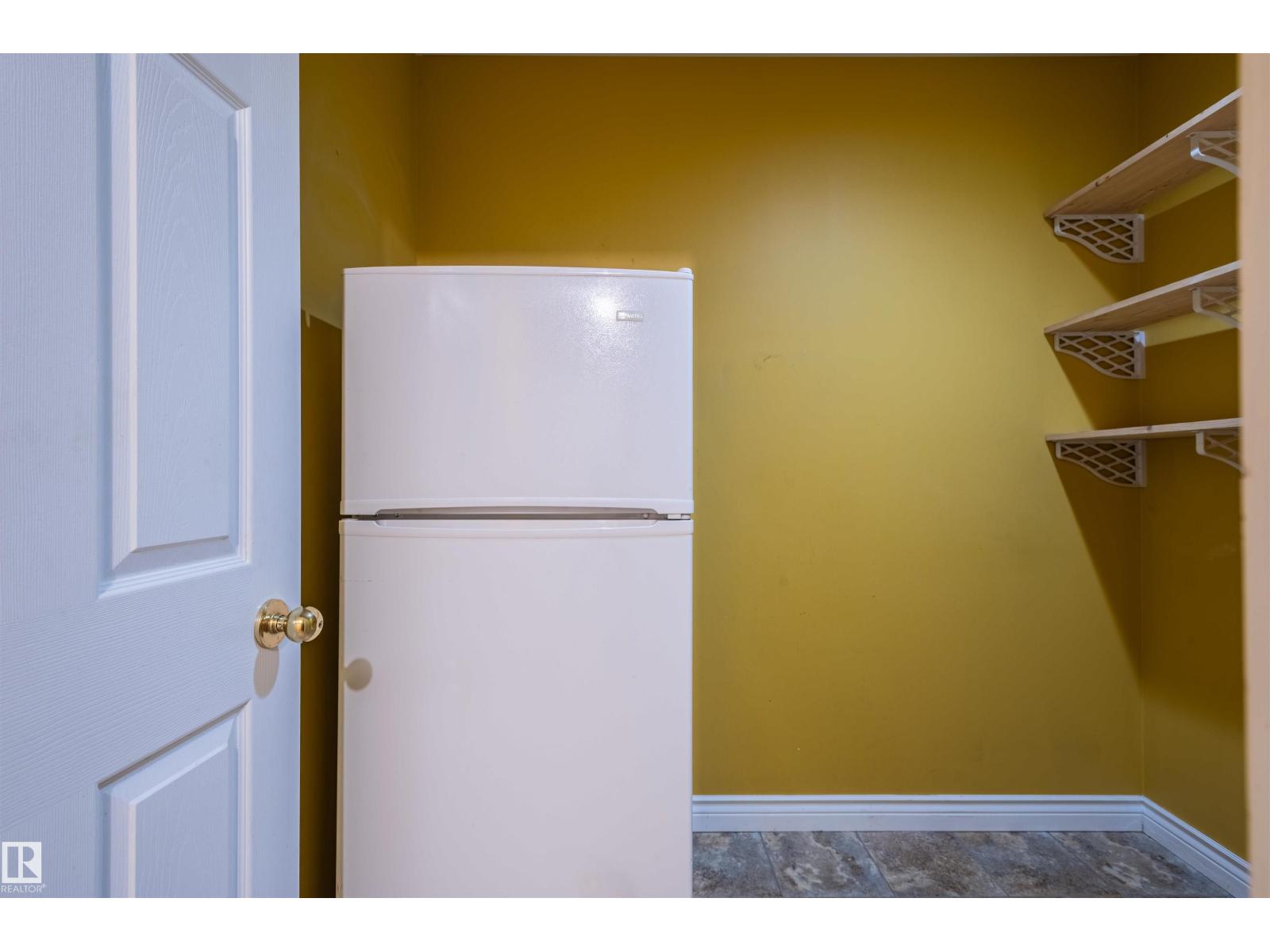 4909 57 Av Property Photo 54