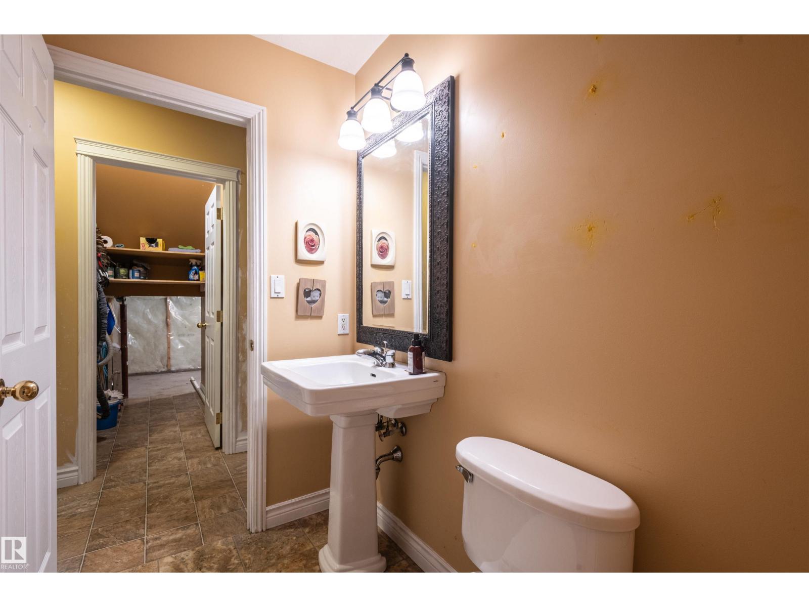 4909 57 Av Property Photo 59