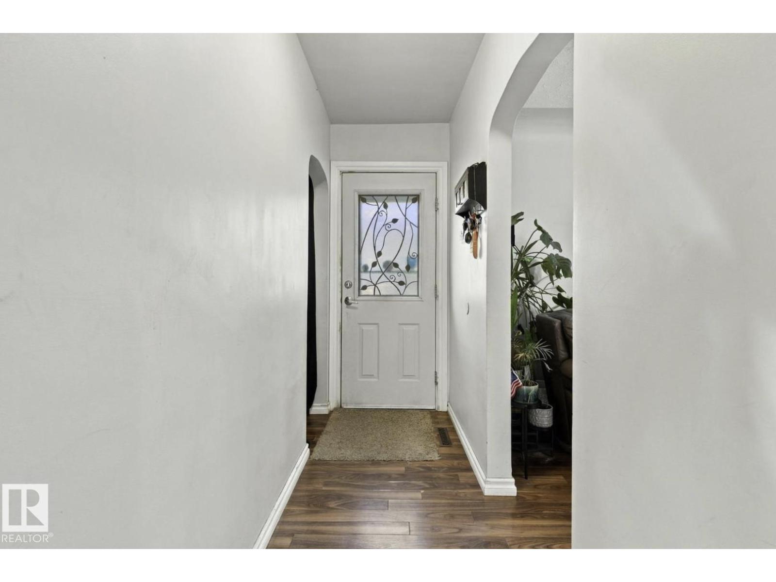 11928 127 St Nw Property Photo 4