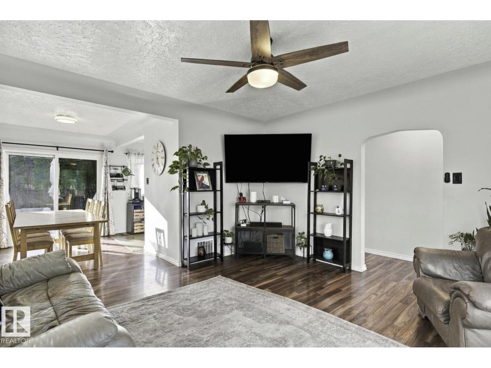 11928 127 St Nw Property Photo 8