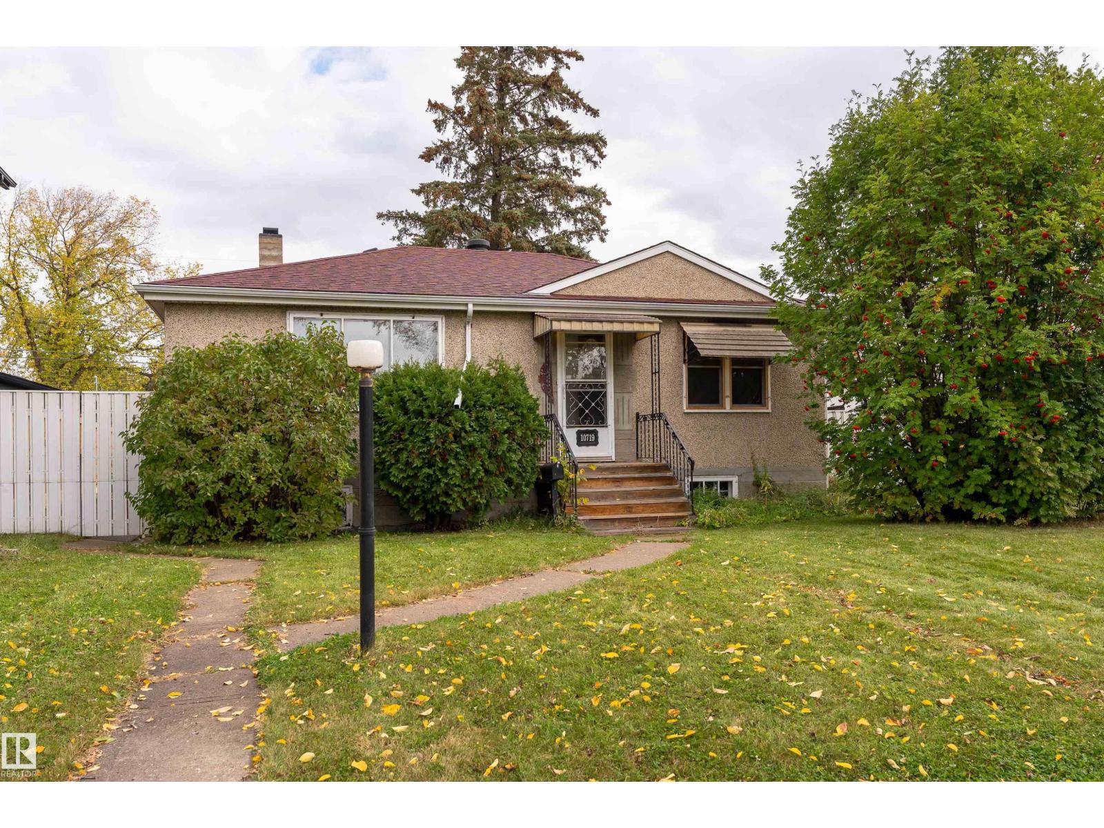 10719 132 St Nw Property Photo 1
