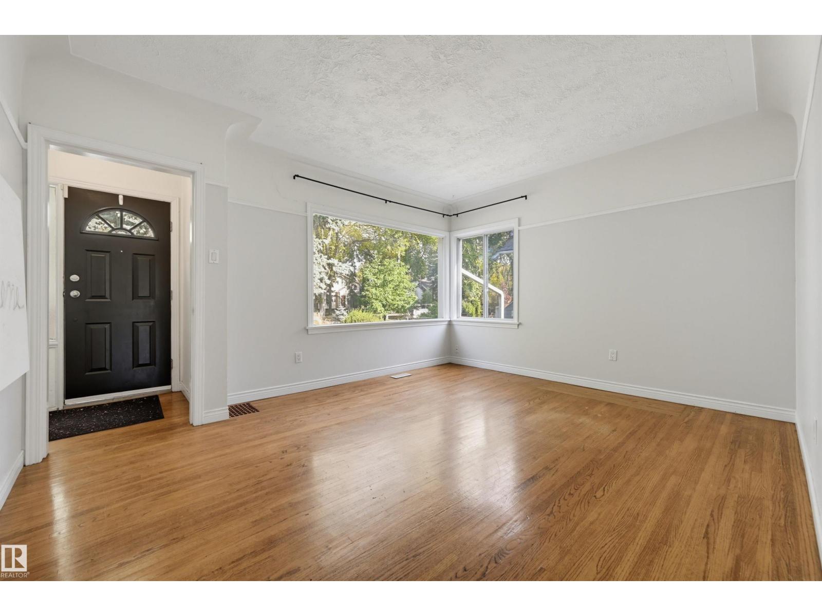 14019 106 Av Nw Property Photo 4