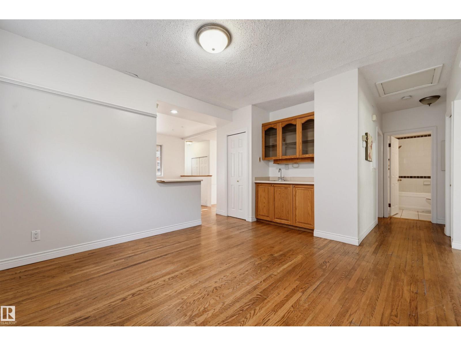 14019 106 Av Nw Property Photo 9
