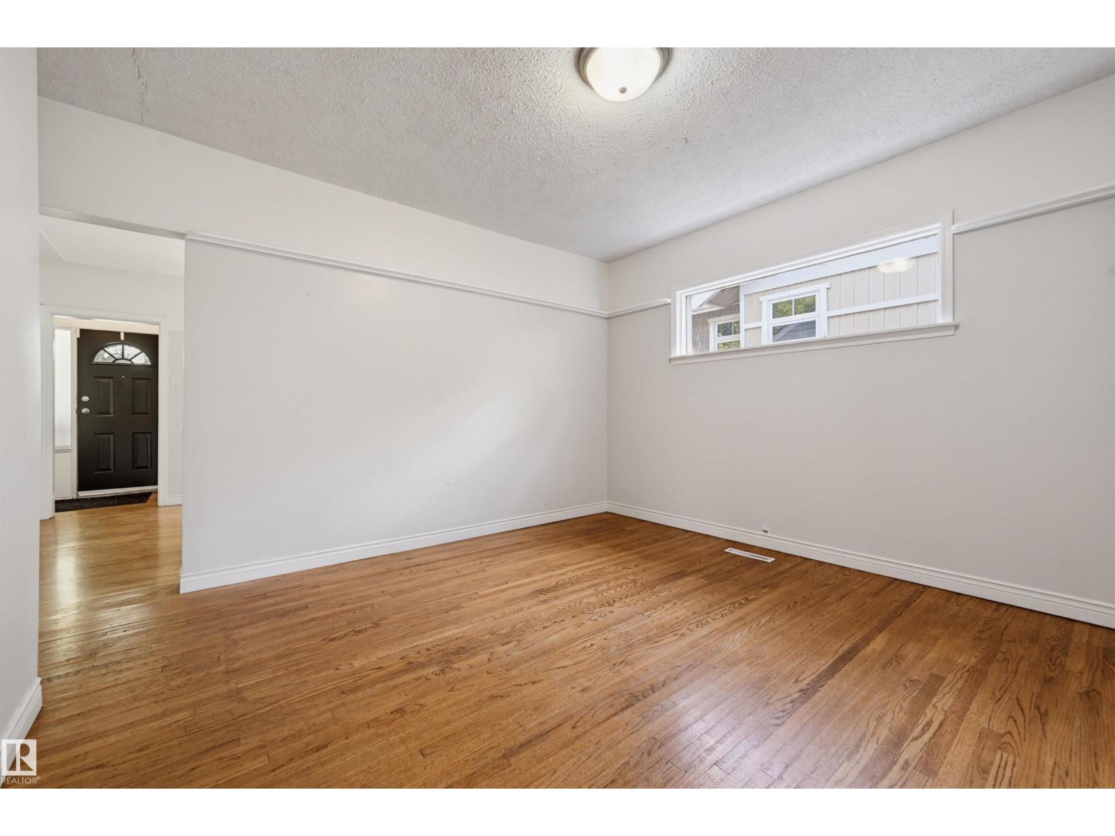 14019 106 Av Nw Property Photo 10