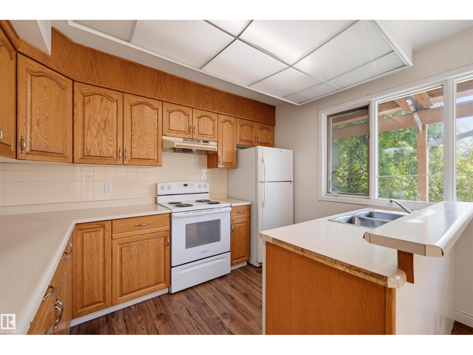 14019 106 Av Nw Property Photo 15