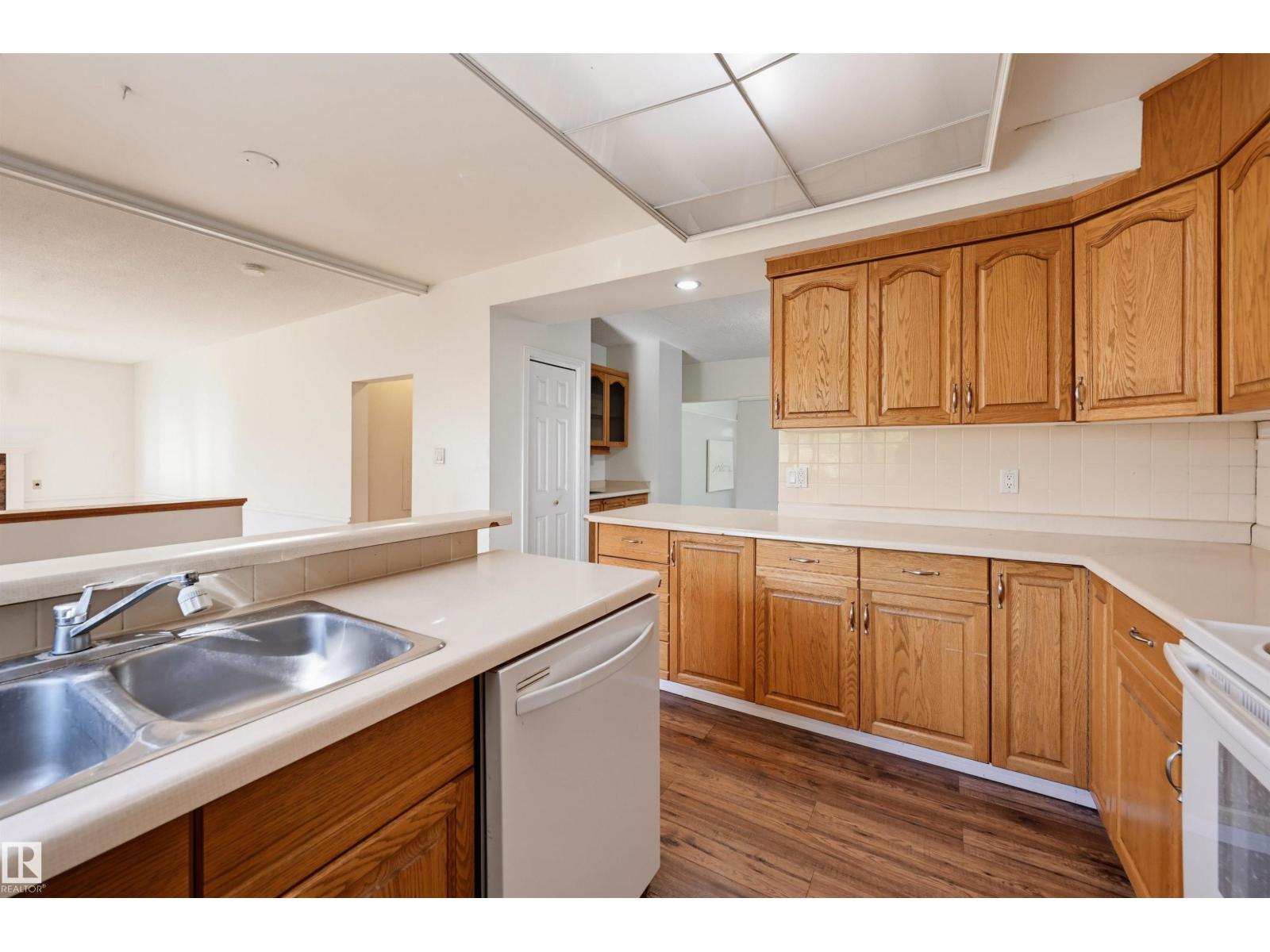 14019 106 Av Nw Property Photo 17