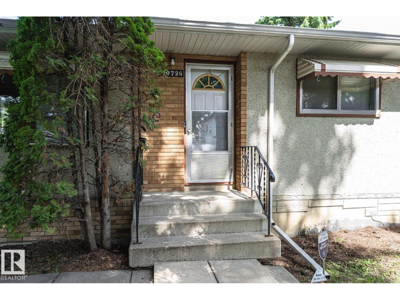 10726 70 Av Nw Property Photo 4