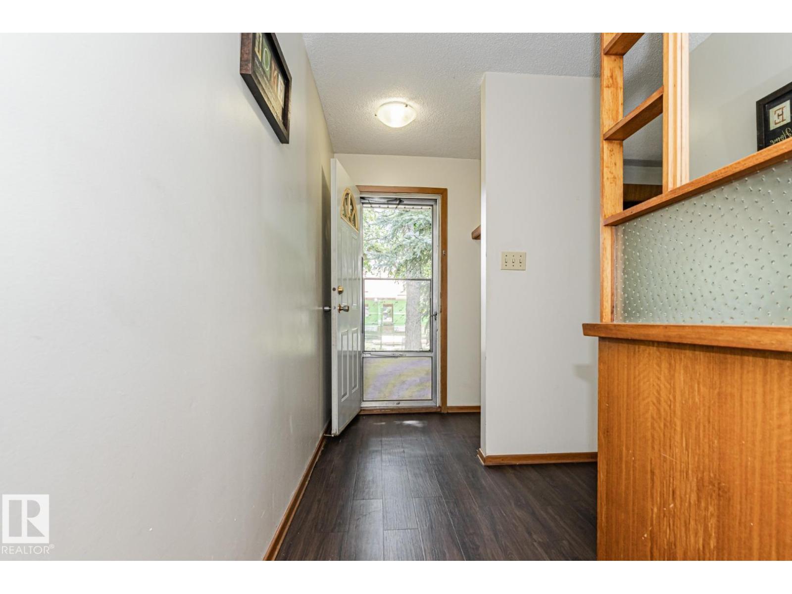 10726 70 Av Nw Property Photo 5
