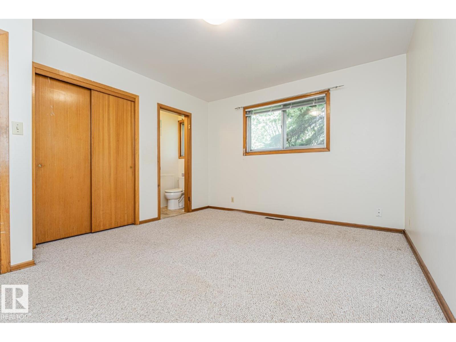 10726 70 Av Nw Property Photo 22