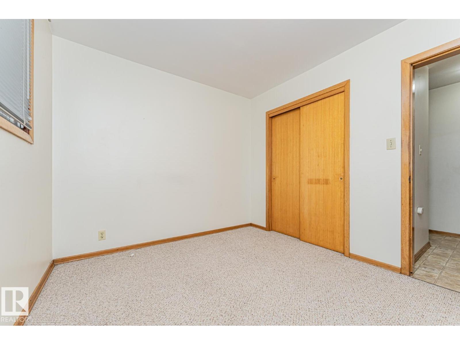 10726 70 Av Nw Property Photo 26