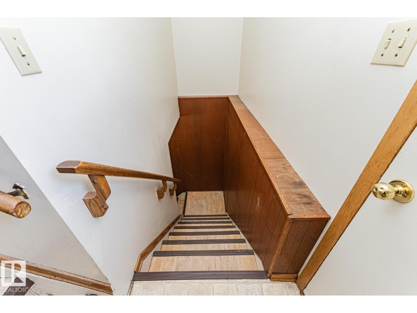 10726 70 Av Nw Property Photo 33