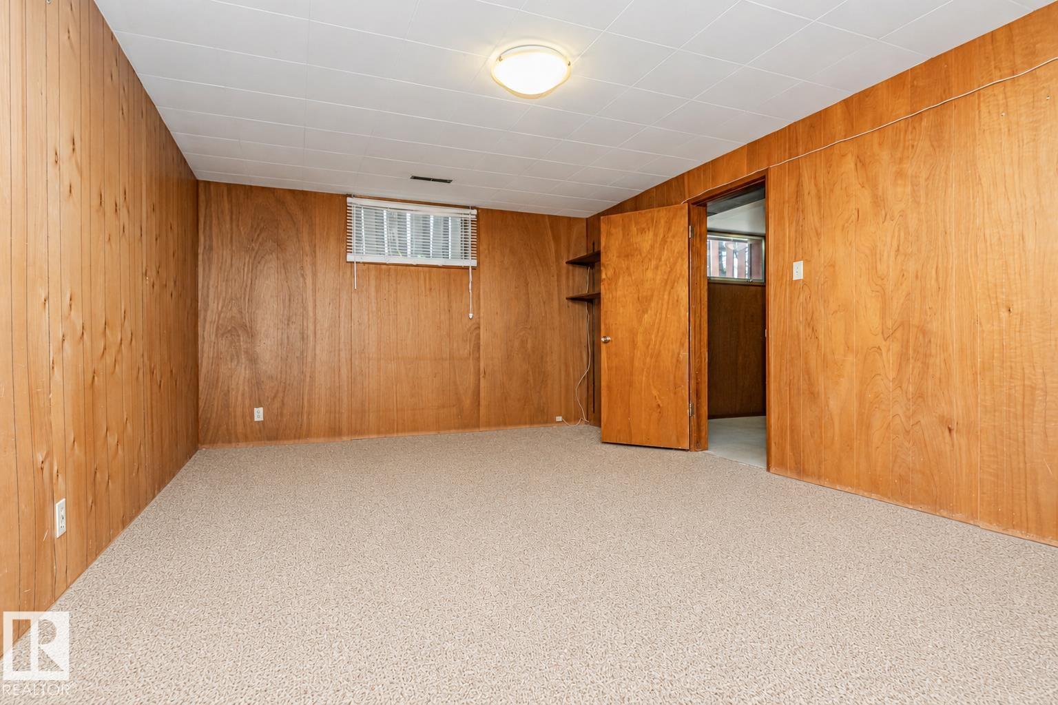 10726 70 Av Nw Property Photo 37