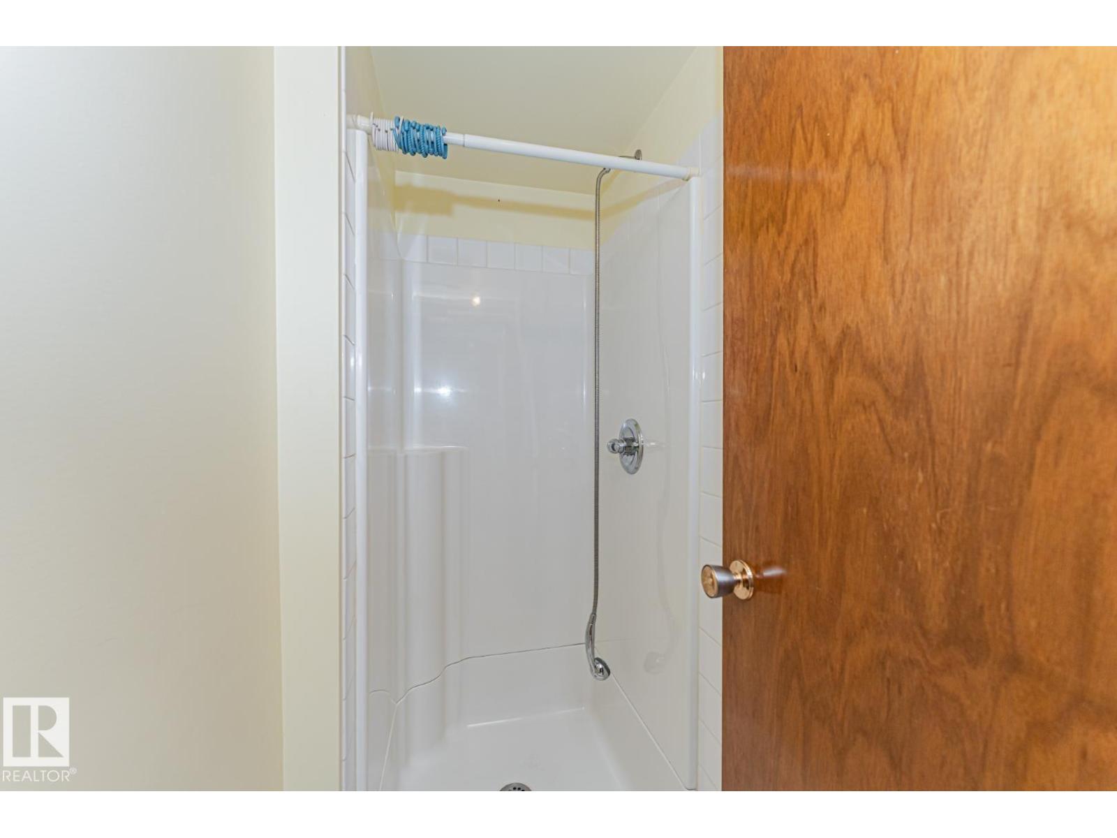 10726 70 Av Nw Property Photo 41