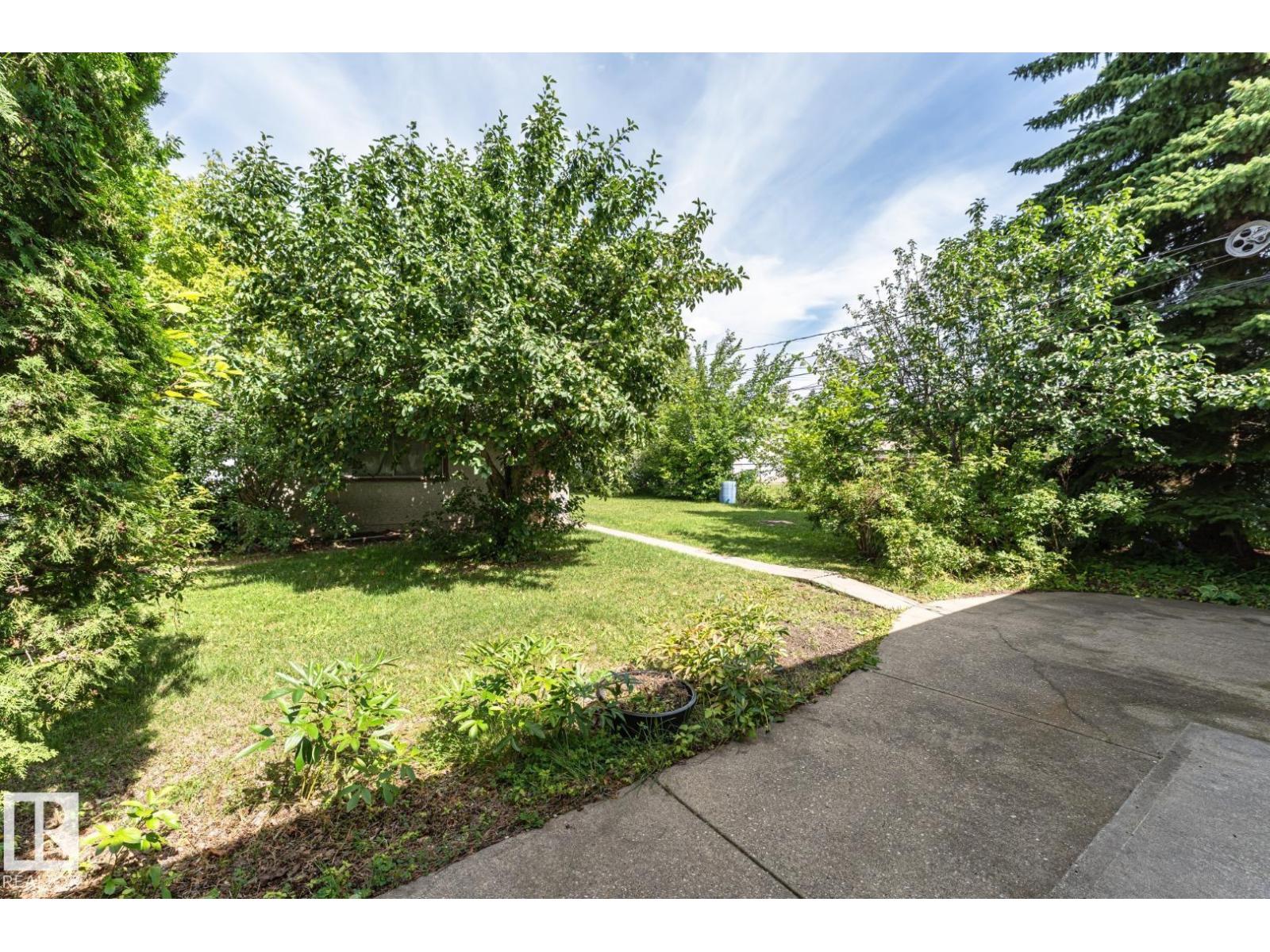 10726 70 Av Nw Property Photo 48