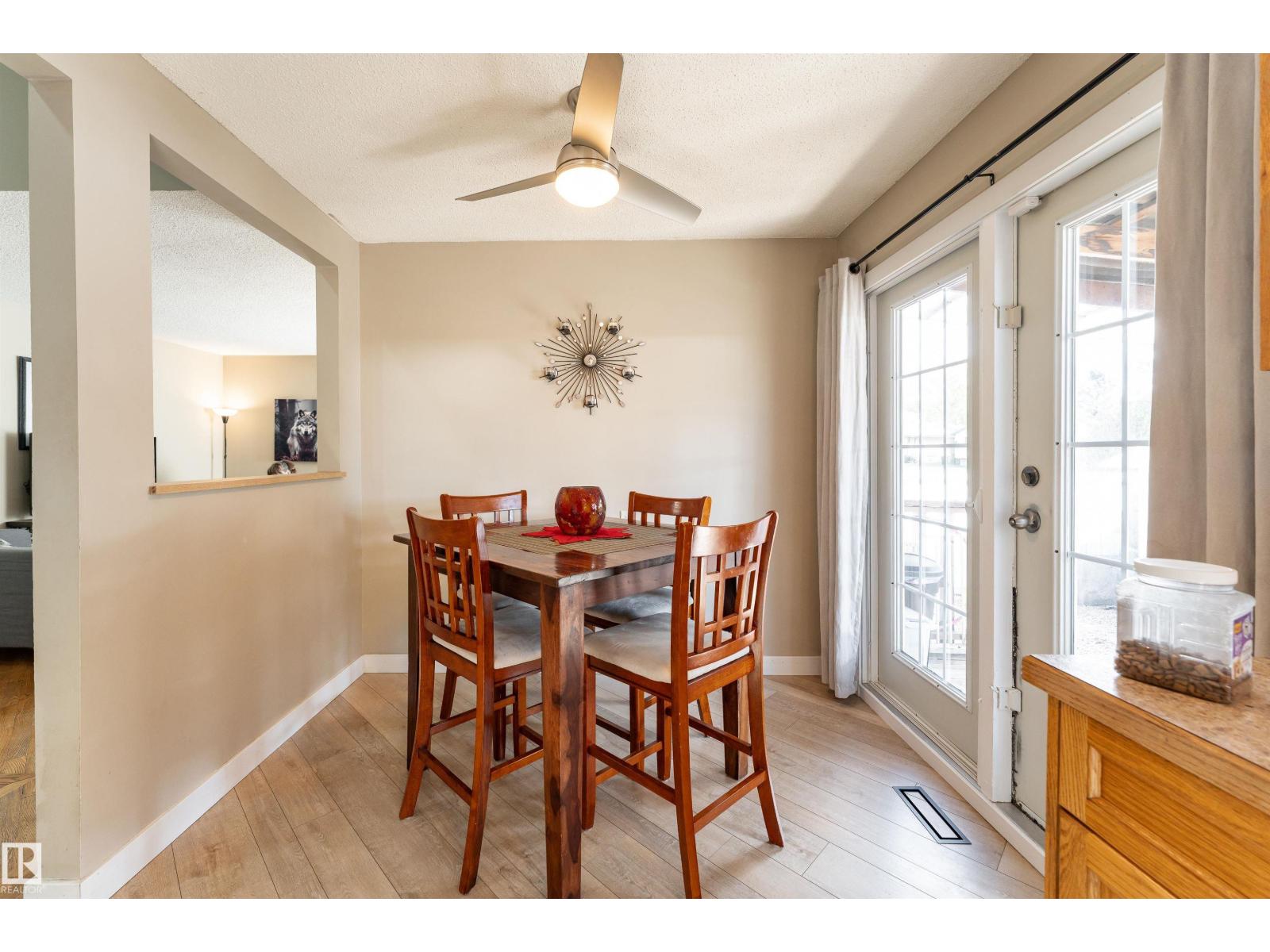 6007 37 Av Nw Property Photo 8