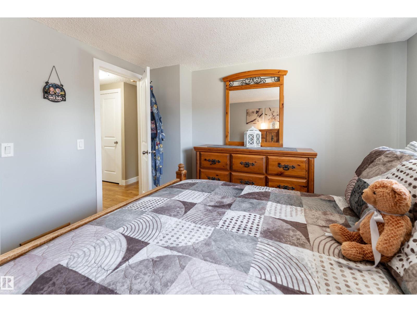 6007 37 Av Nw Property Photo 14