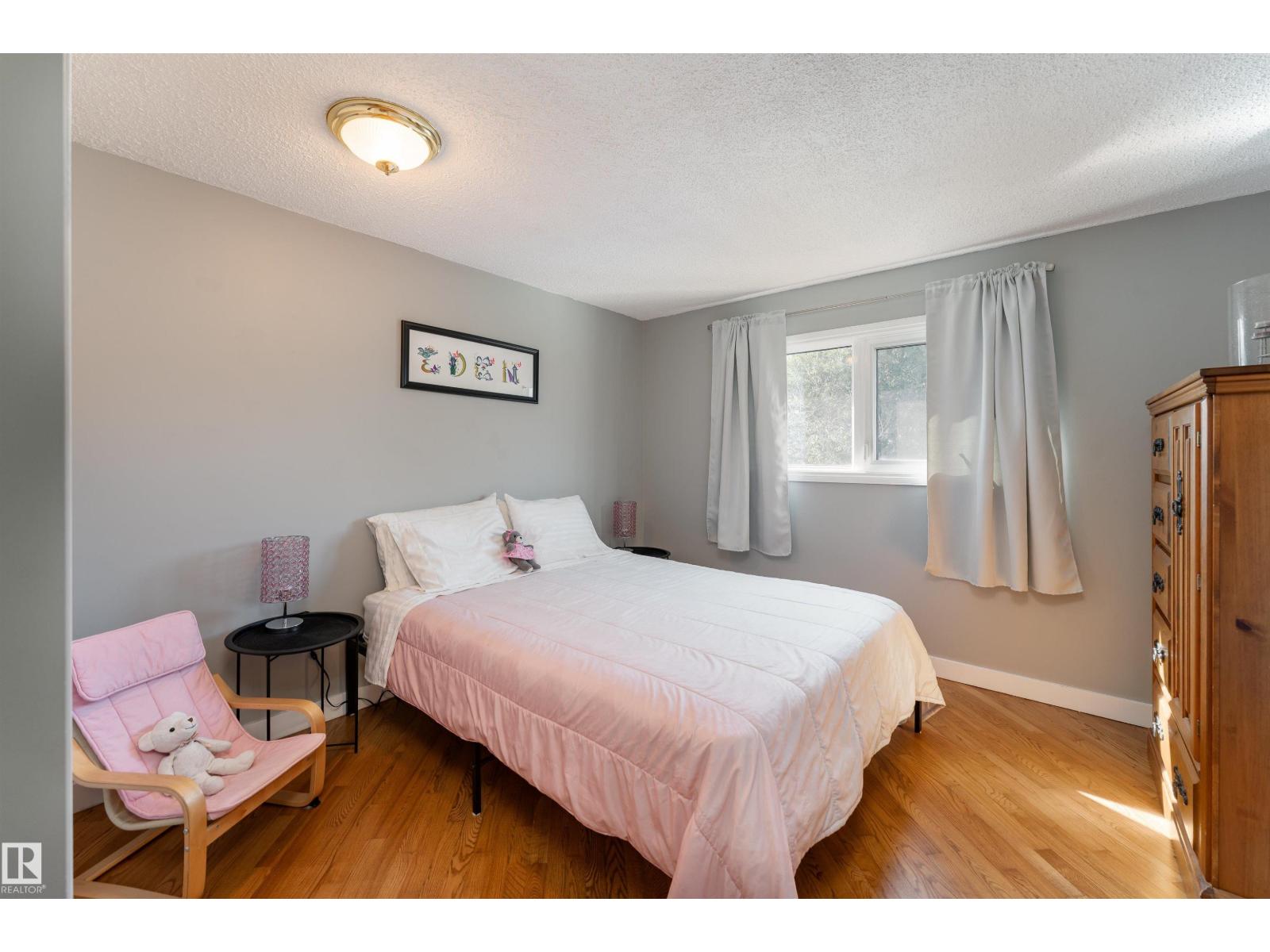 6007 37 Av Nw Property Photo 16