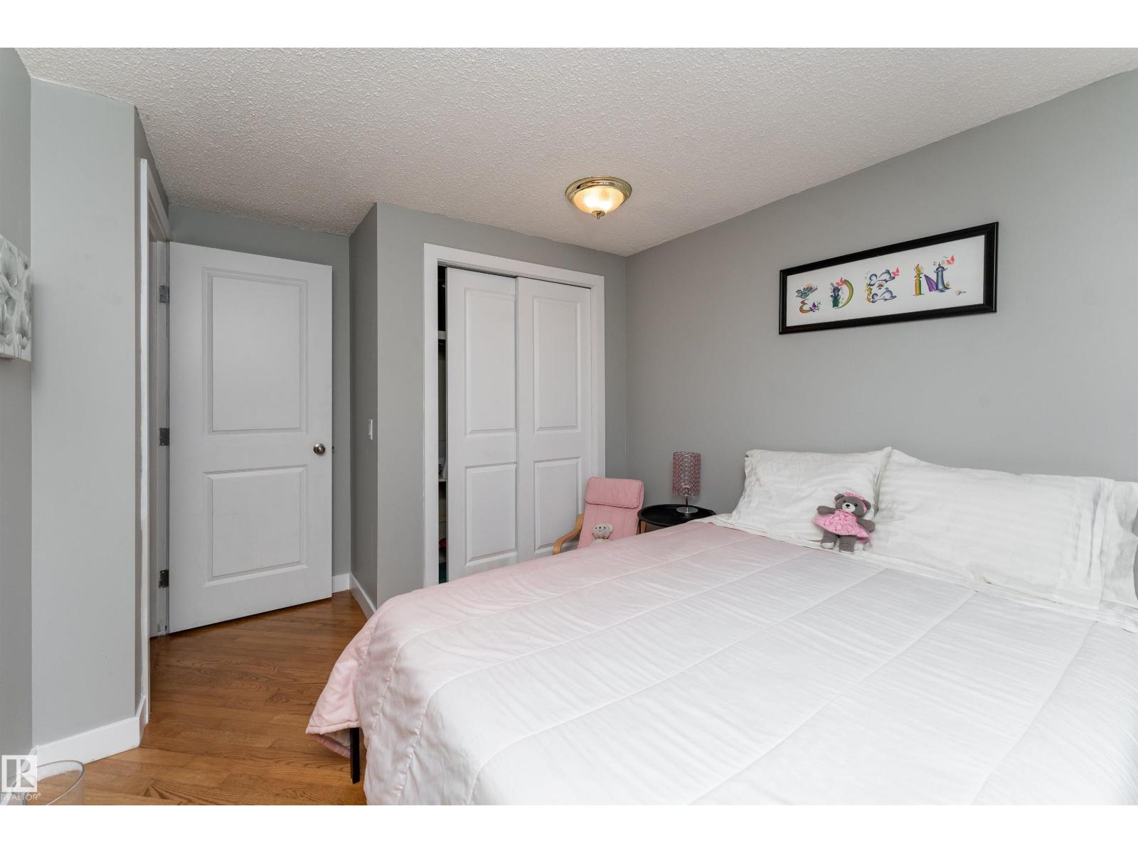 6007 37 Av Nw Property Photo 17