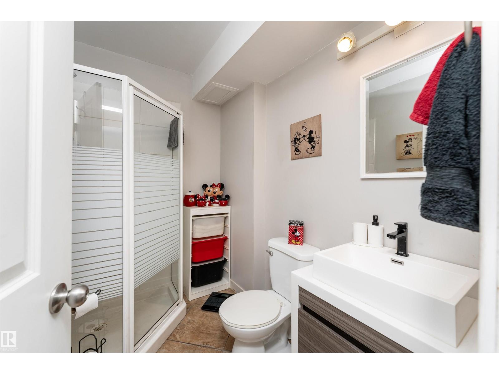 6007 37 Av Nw Property Photo 24
