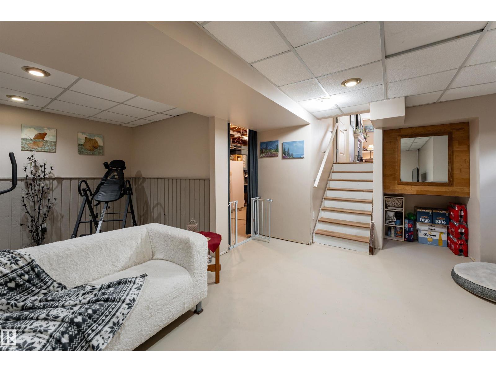 6007 37 Av Nw Property Photo 26