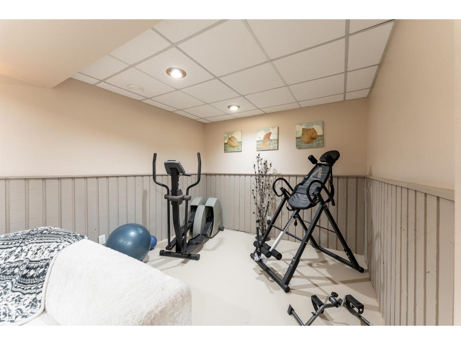 6007 37 Av Nw Property Photo 29