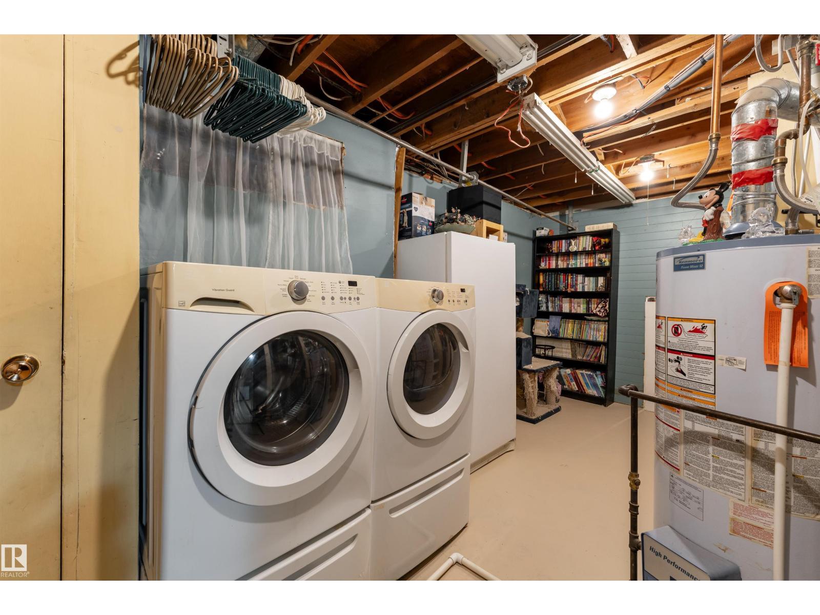 6007 37 Av Nw Property Photo 31