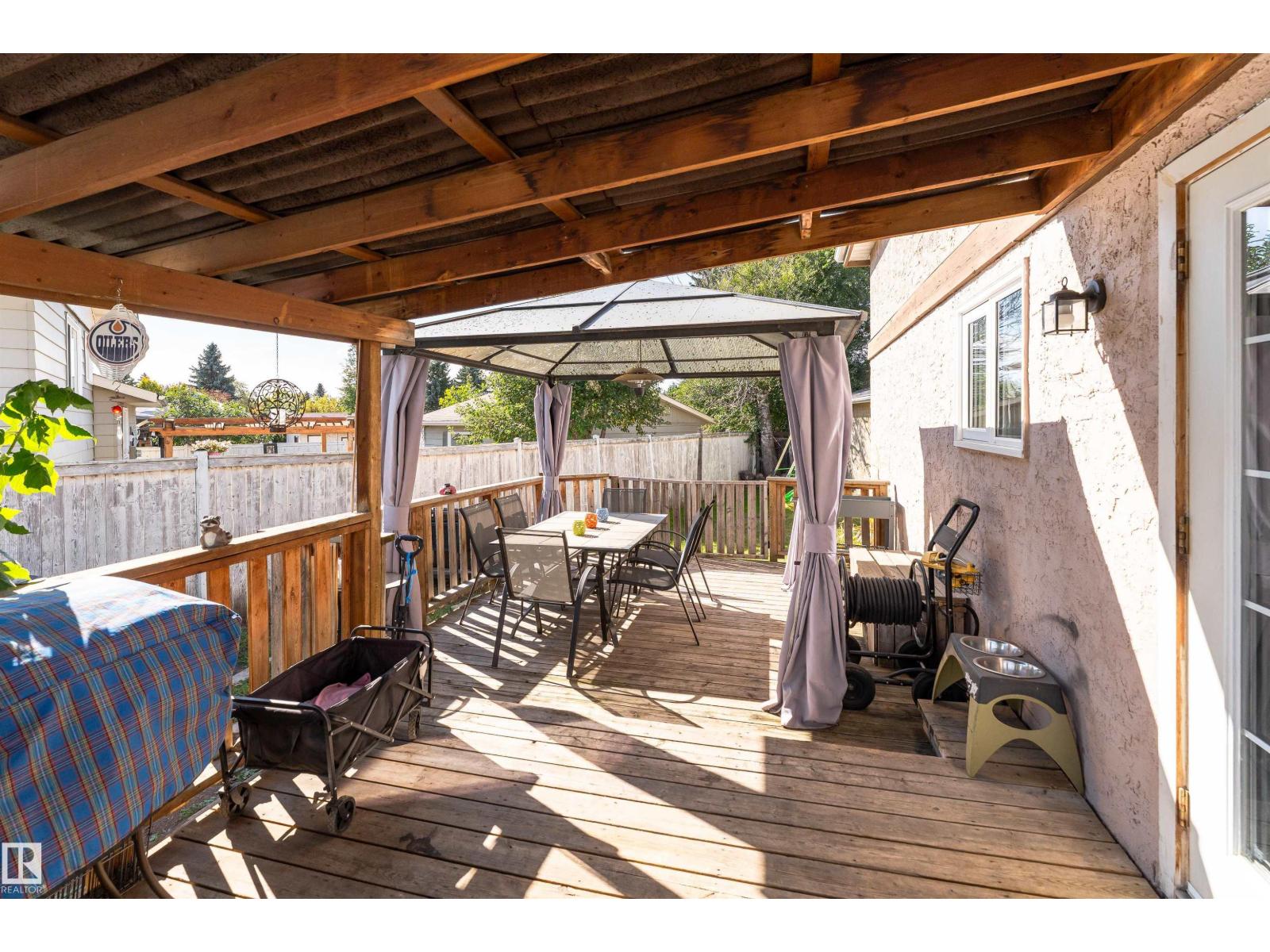 6007 37 Av Nw Property Photo 35