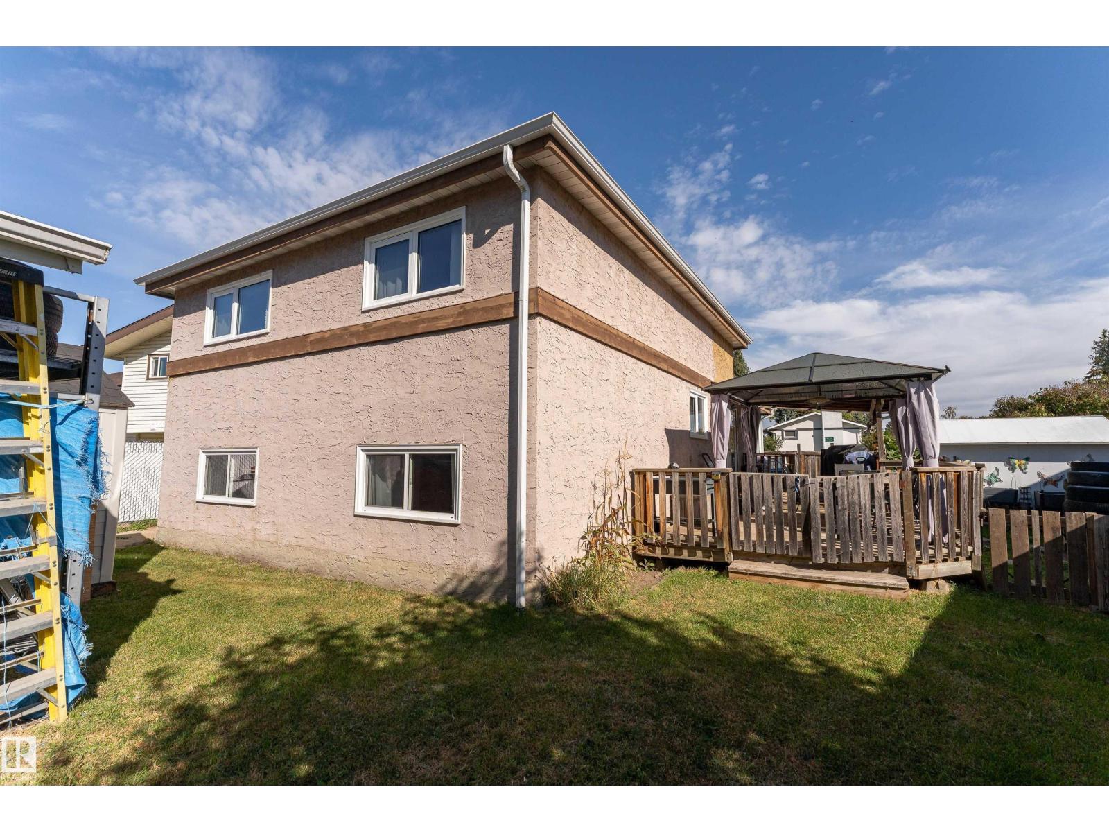 6007 37 Av Nw Property Photo 36