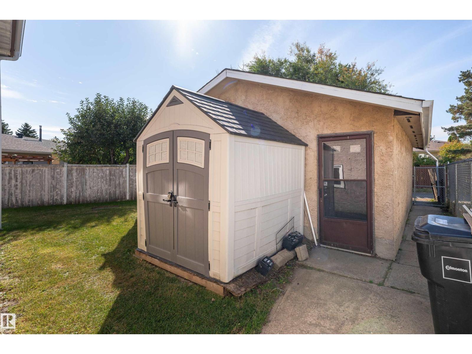 6007 37 Av Nw Property Photo 37