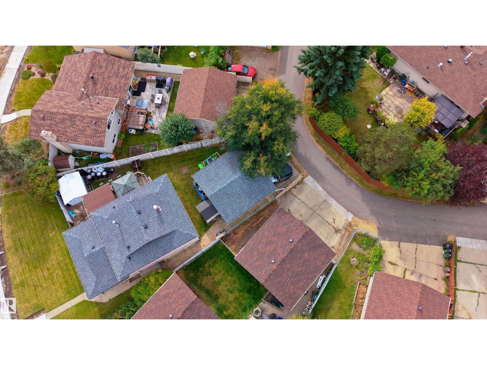 6007 37 Av Nw Property Photo 39