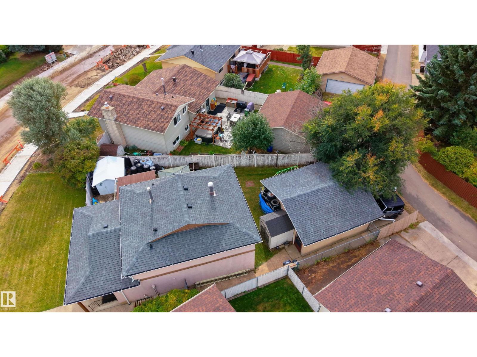 6007 37 Av Nw Property Photo 40