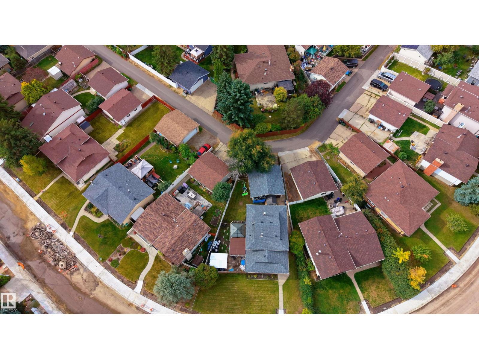 6007 37 Av Nw Property Photo 42