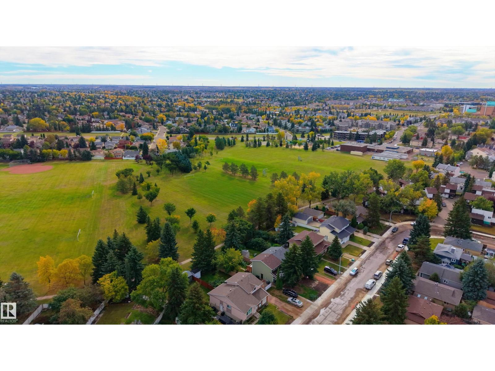 6007 37 Av Nw Property Photo 43