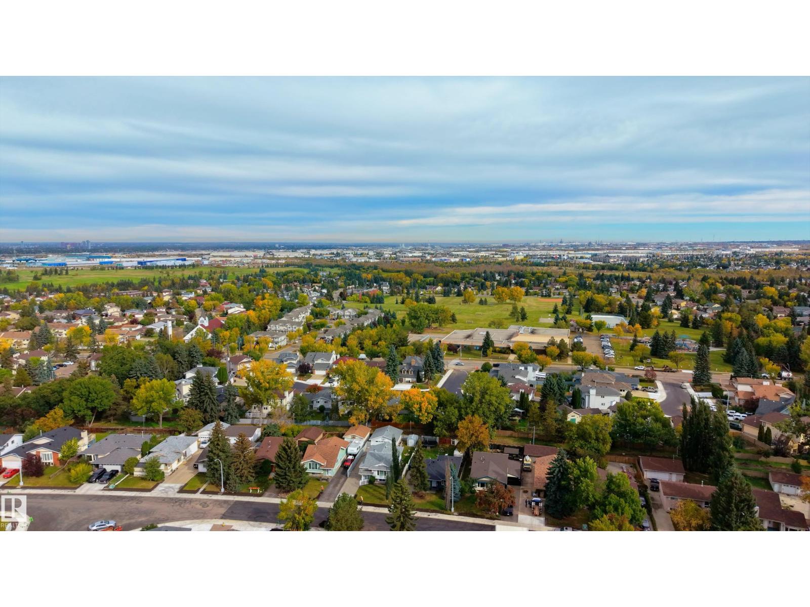 6007 37 Av Nw Property Photo 45
