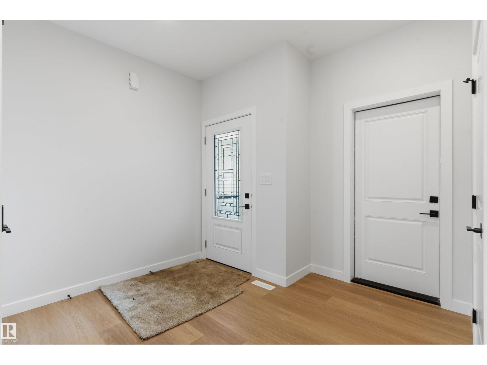 19503 30 Ave Nw Nw Property Photo 2