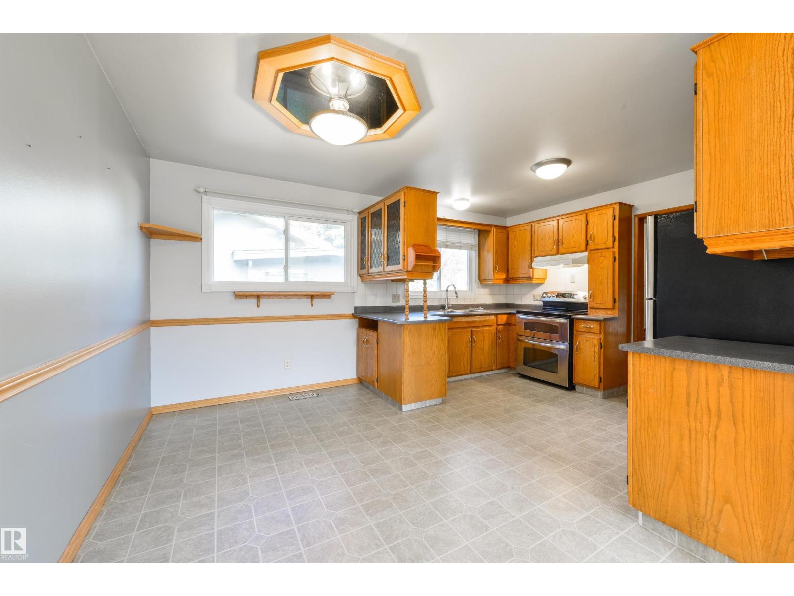 9260 Ottewell Rd Nw Property Photo 10