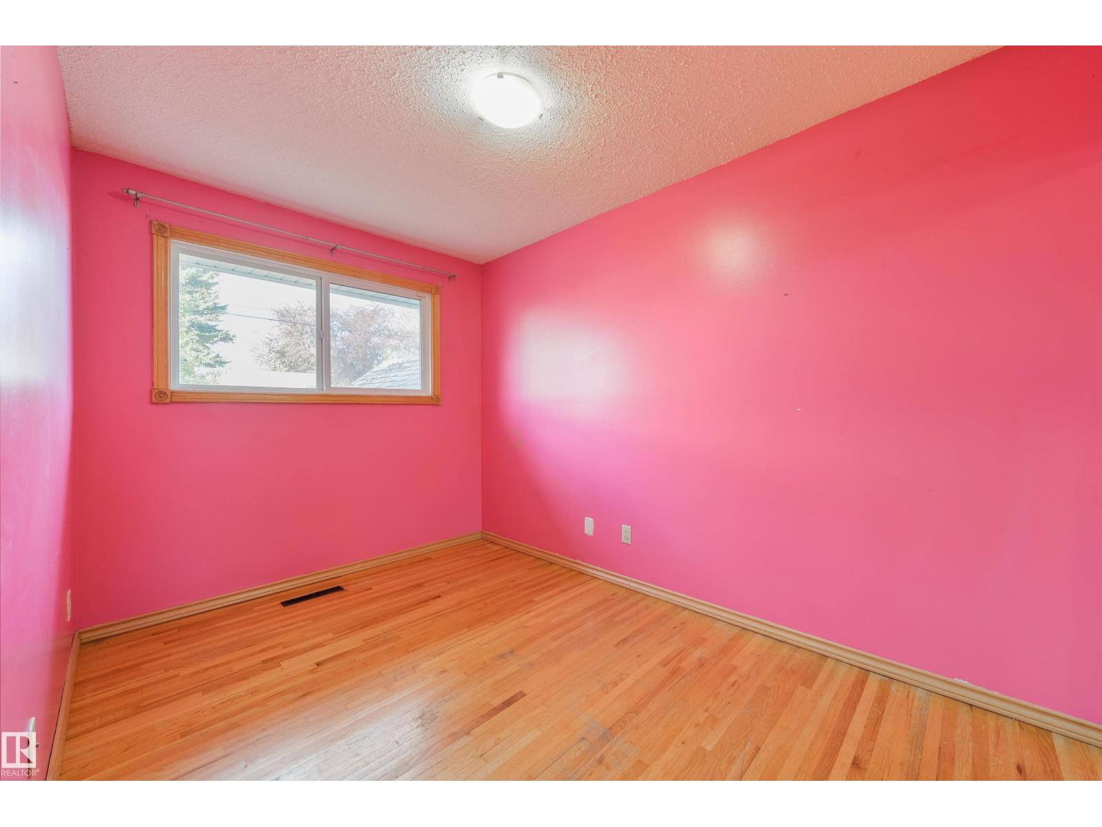 9260 Ottewell Rd Nw Property Photo 18
