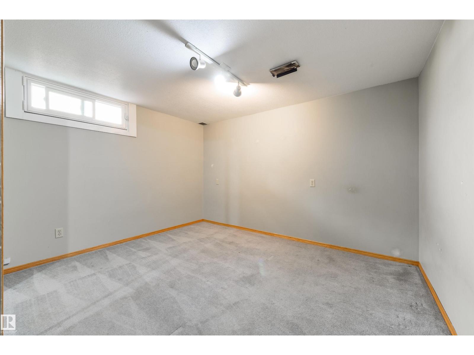 9260 Ottewell Rd Nw Property Photo 27