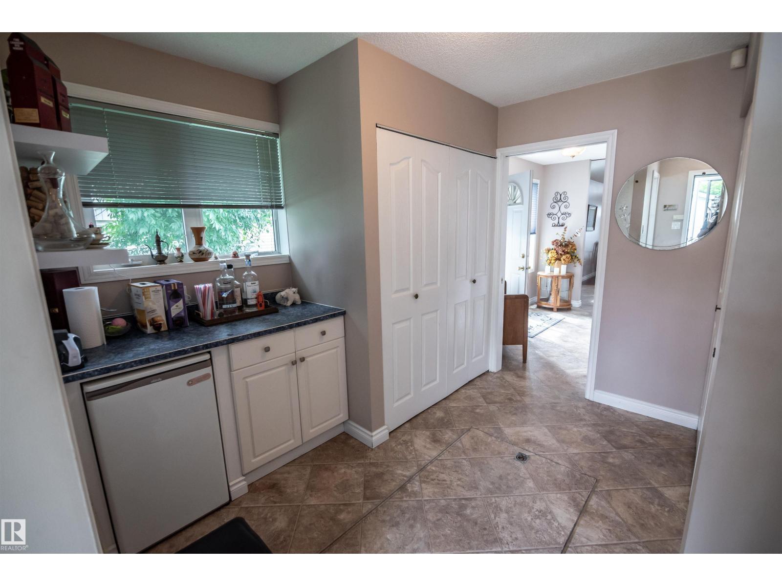 4740 Sunset Dr Property Photo 15