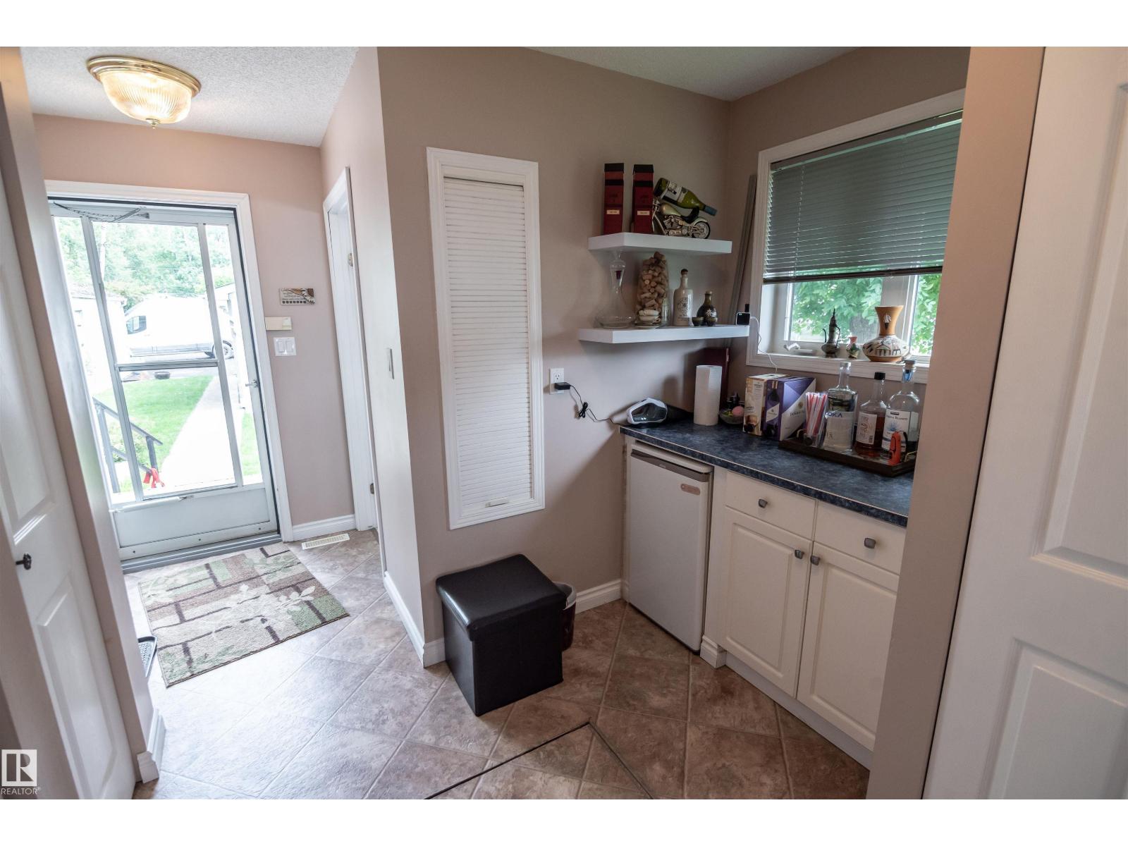 4740 Sunset Dr Property Photo 16