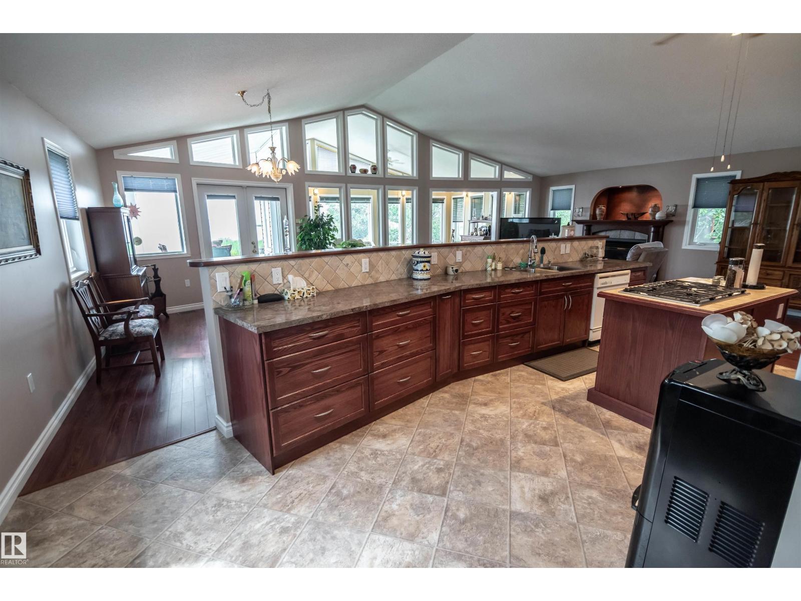 4740 Sunset Dr Property Photo 27