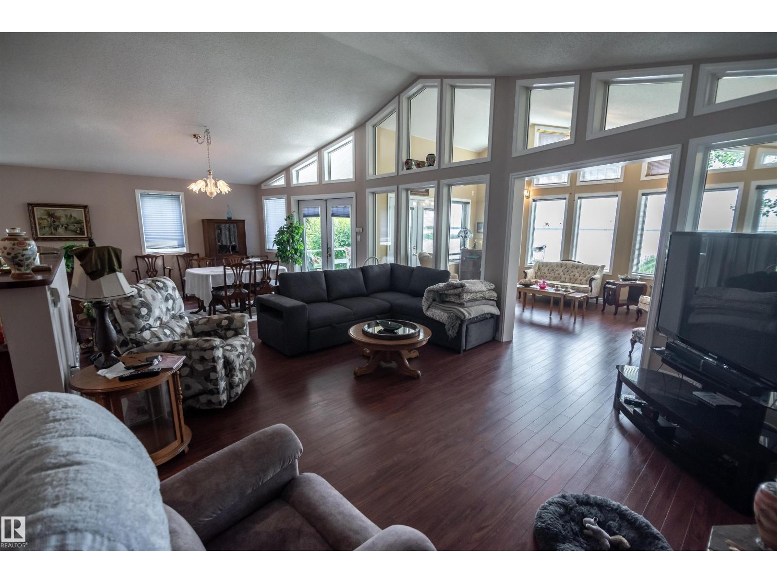 4740 Sunset Dr Property Photo 35