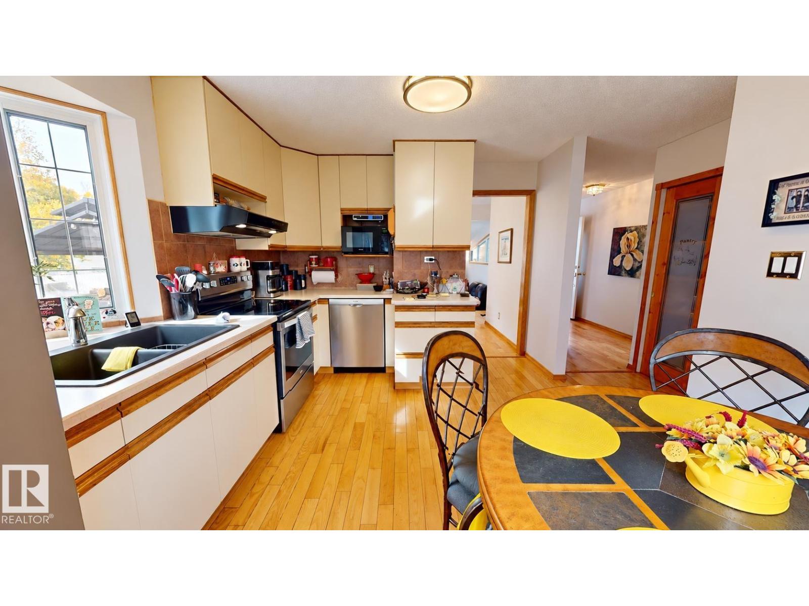 109 Galen Pl Property Photo 5