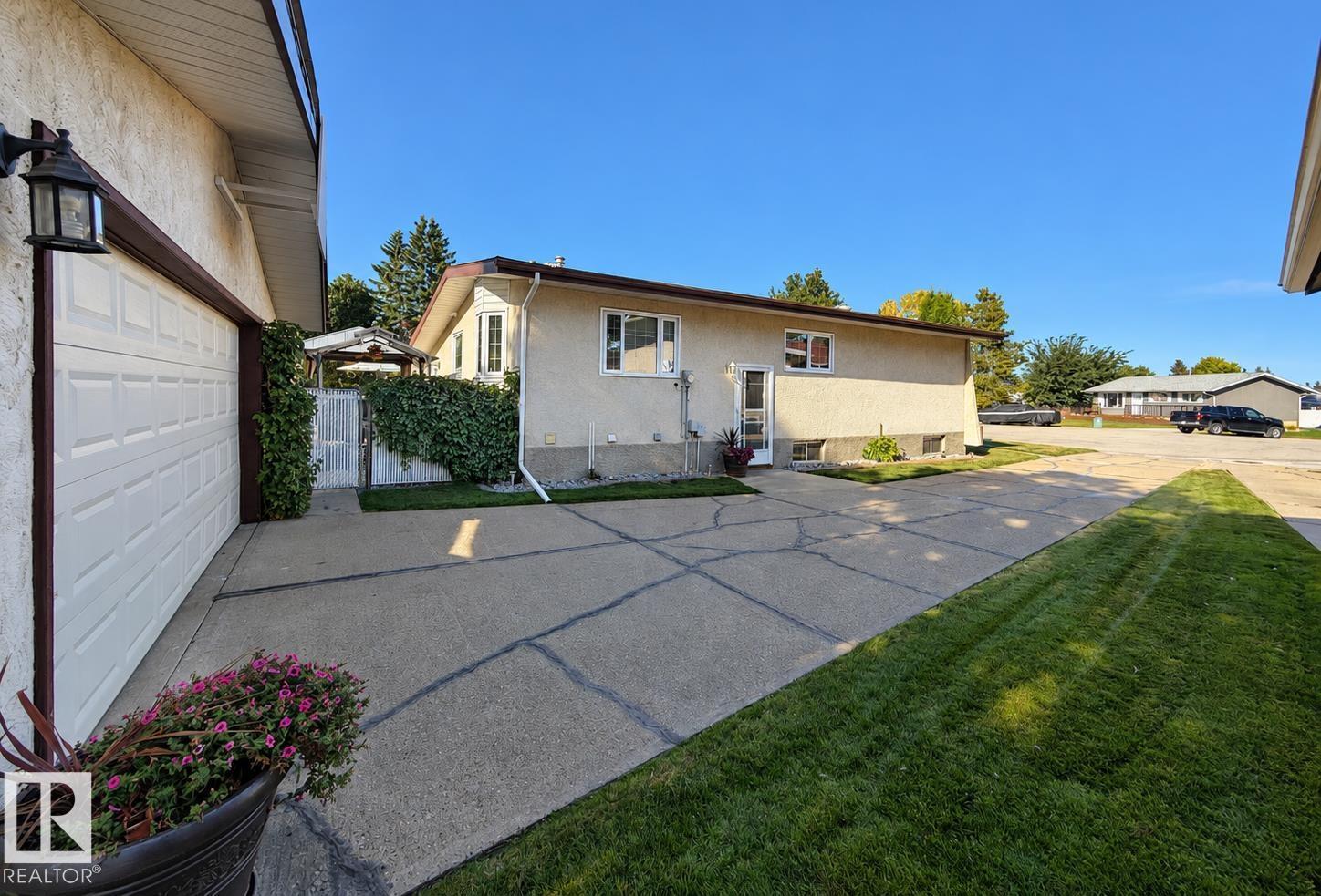 109 Galen Pl Property Photo 35
